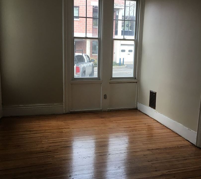 2nd image of 18 Tracy St #Dn