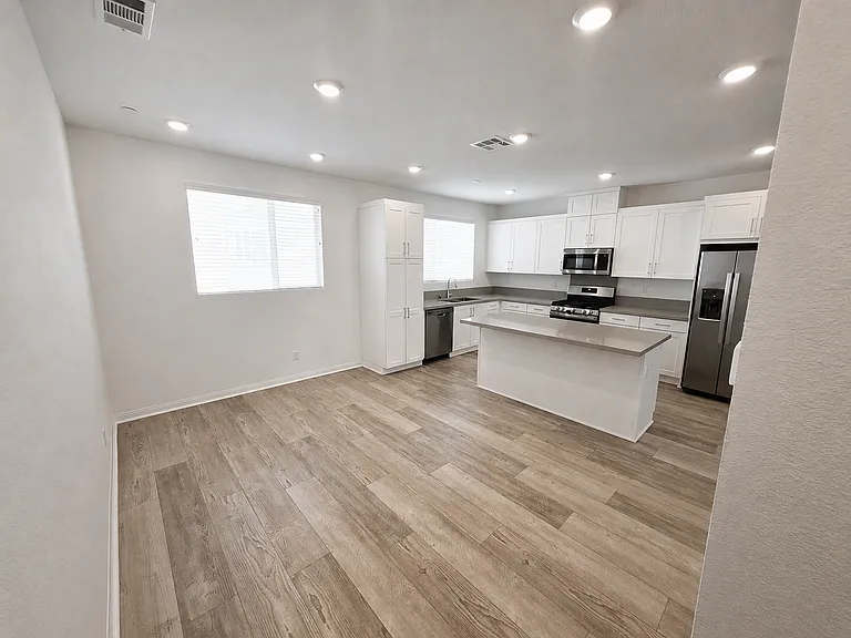 1980 Affinity Ln — Photo 9