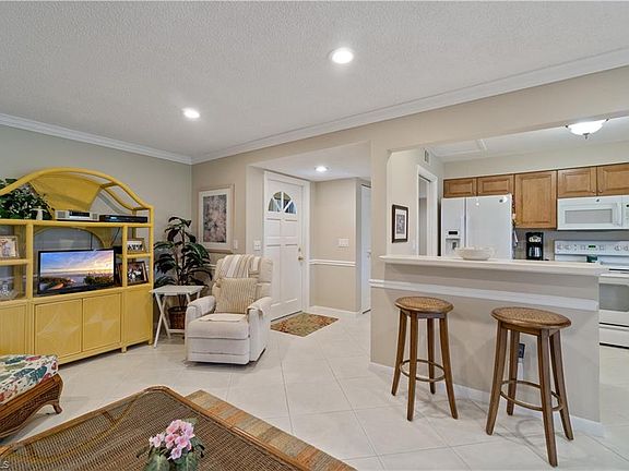 3rd image of 4230 Lakewood Blvd