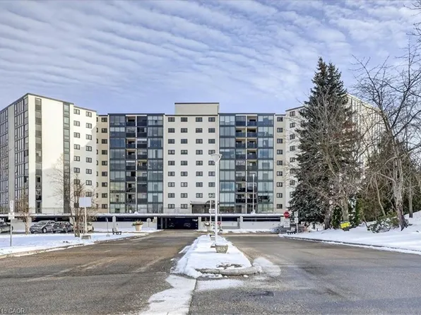 19 Woodlawn Rd E #706, Guelph, ON N1H 7B1