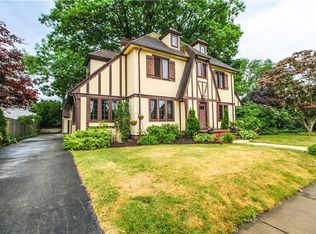 265 Spencer Rd, Irondequoit, NY 14609