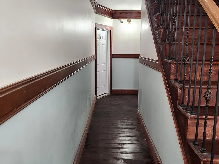 20 Hamilton St #2W — Photo 10