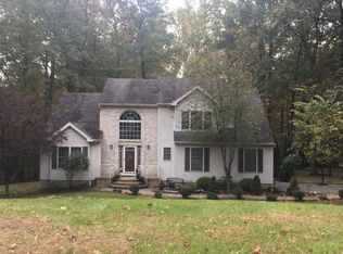 8 Woods End Ct, Sparta, NJ 07871