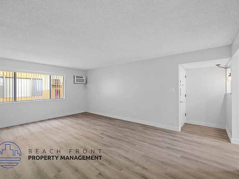 11714 Bellflower Blvd — Photo 24
