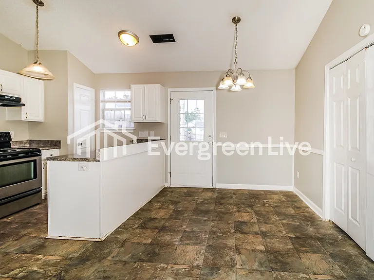 333 White Gables Dr — Photo 5