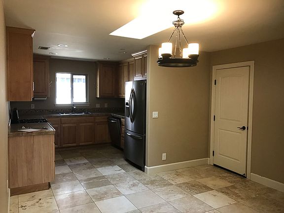 5th image of 22615 J St