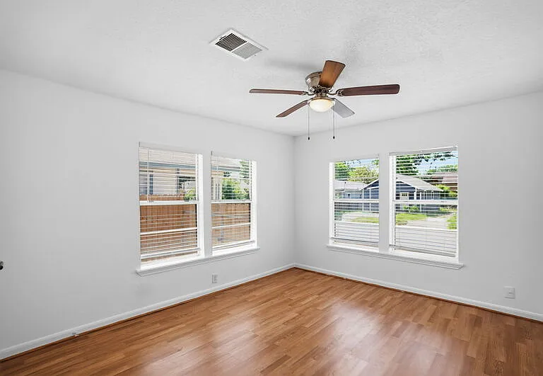 5315 Bell St — Photo 11