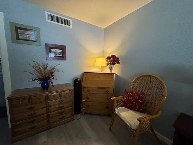 1800 Clubhouse Dr #28 — Photo 22