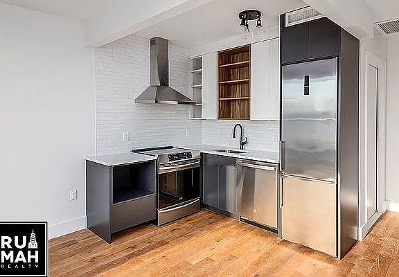 3rd image of 499 Evergreen Ave Penthouse 6