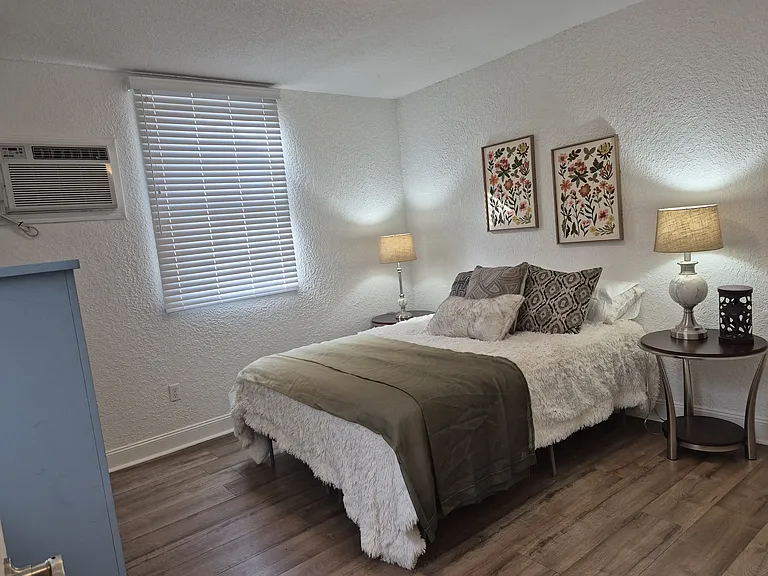 546 Broad St — Photo 10