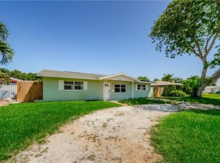 933 41st Ave NE, Saint Petersburg, FL 33703