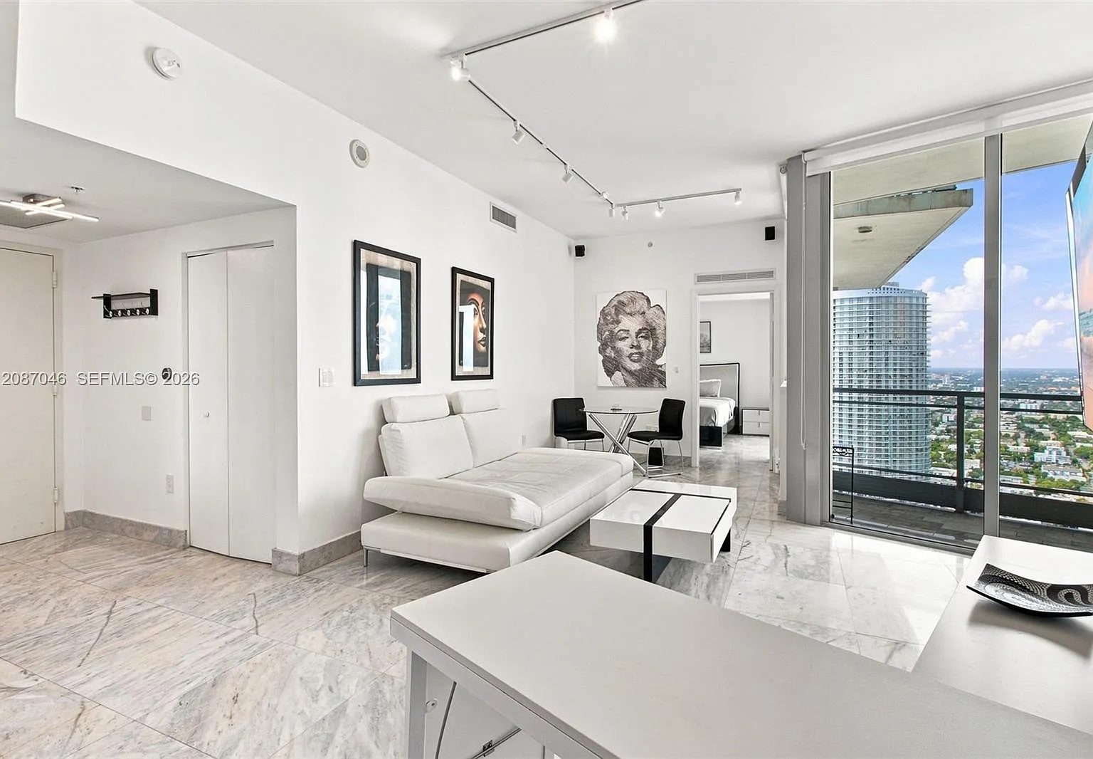 Mint Condo — Photo 2