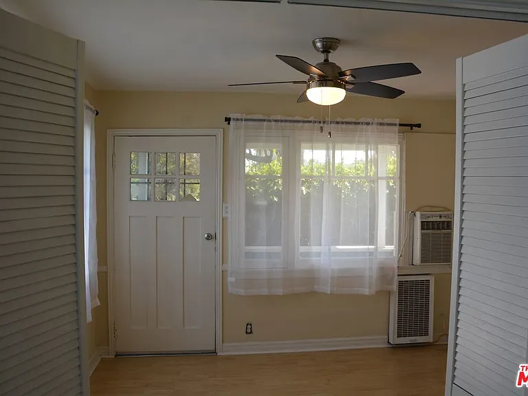 6693 De Longpre Ave — Photo 3