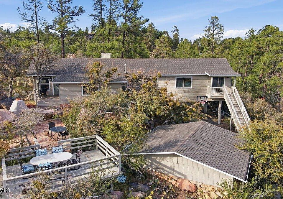 1st image of 864 W Pine Knoll Dr