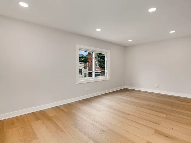 4340 N Oakley Ave #CH — Photo 19
