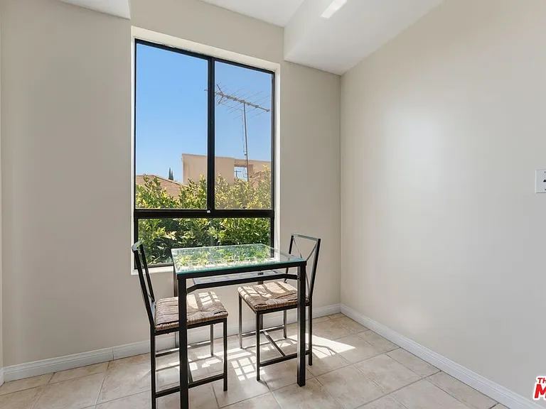 1315 Roxbury Dr #201 — Photo 15