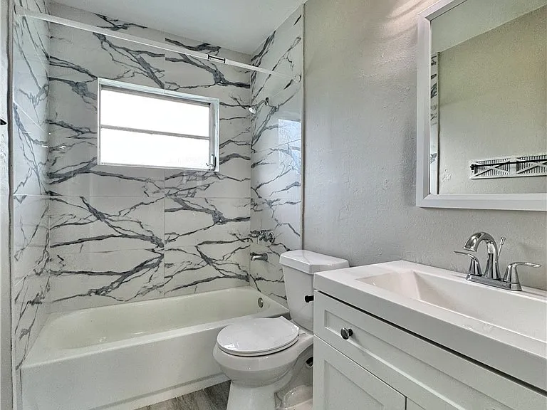 142 Harry Ave S — Photo 19