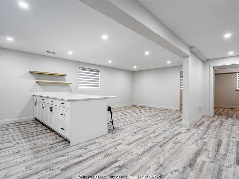241 Robinson Ave #LOWER — Photo 4