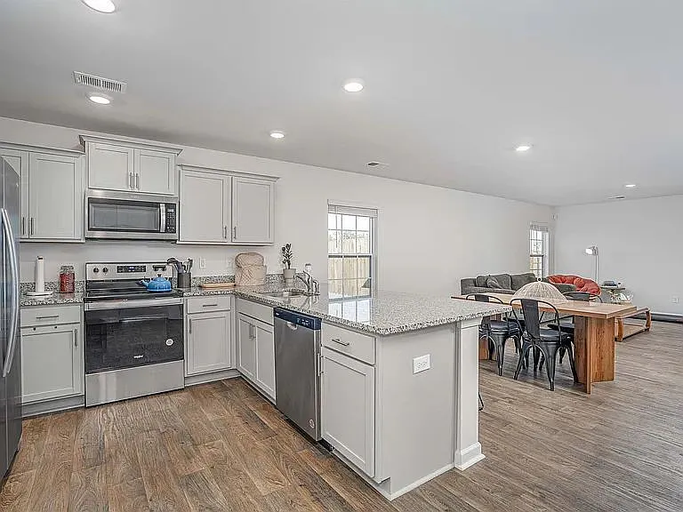 1843 Wildhorse Dr — Photo 8