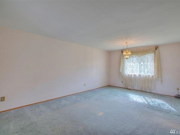 3rd image of 6416 27th St NE
