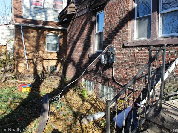 8615 Indiana St, Detroit, MI 48204