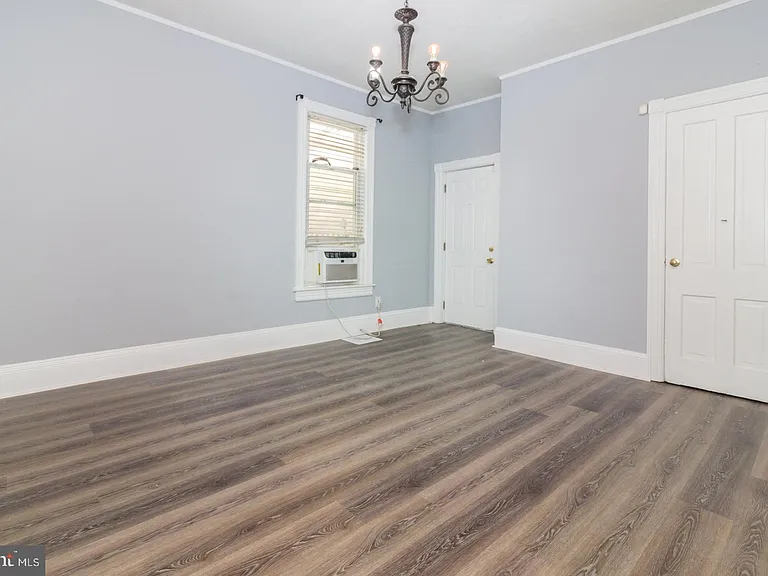 635 Chambers St — Photo 8