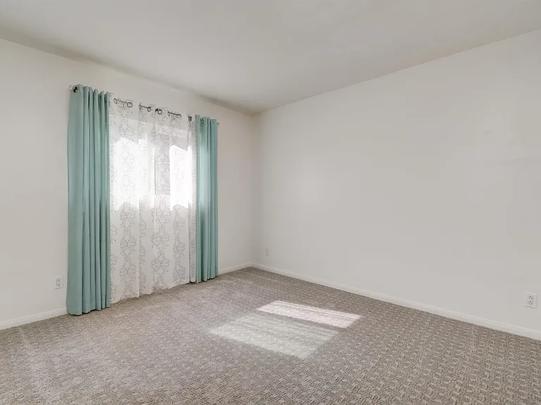 526 Calle Montecito #140 — Photo 12