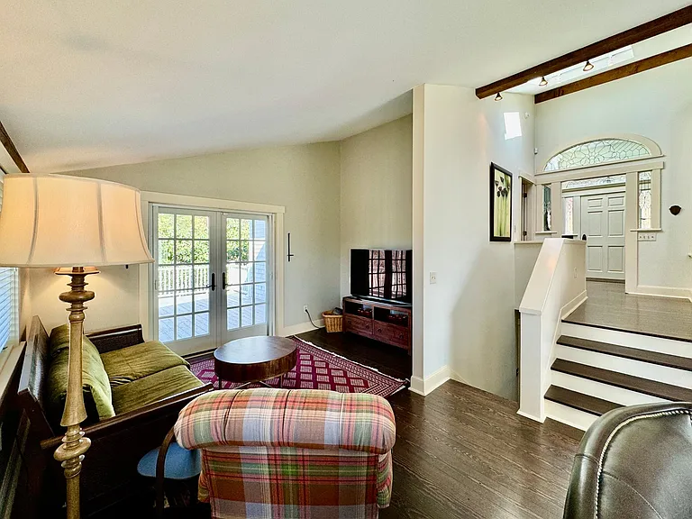 315 Bayview St — Photo 22