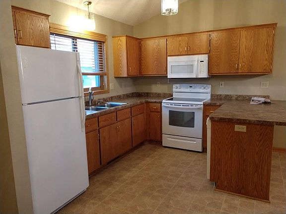 2nd image of 123 17th Street Ct
