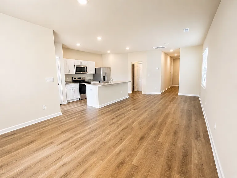 5522 Avery Dr — Photo 5
