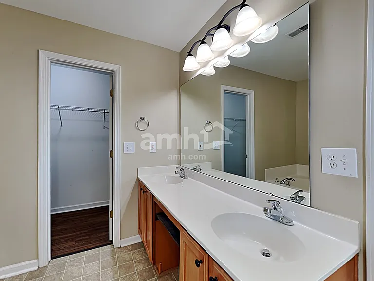 3 Semmelrock Dr — Photo 11