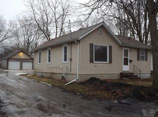 208 S 13th St, Marshalltown, IA 50158