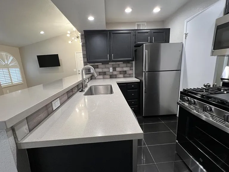 7570 W Flamingo Rd — Photo 7