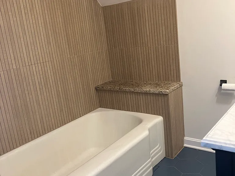 301 Bassett Rd — Photo 33
