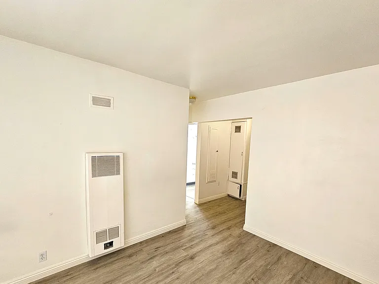 56 N Parkwood Ave #2 — Photo 4
