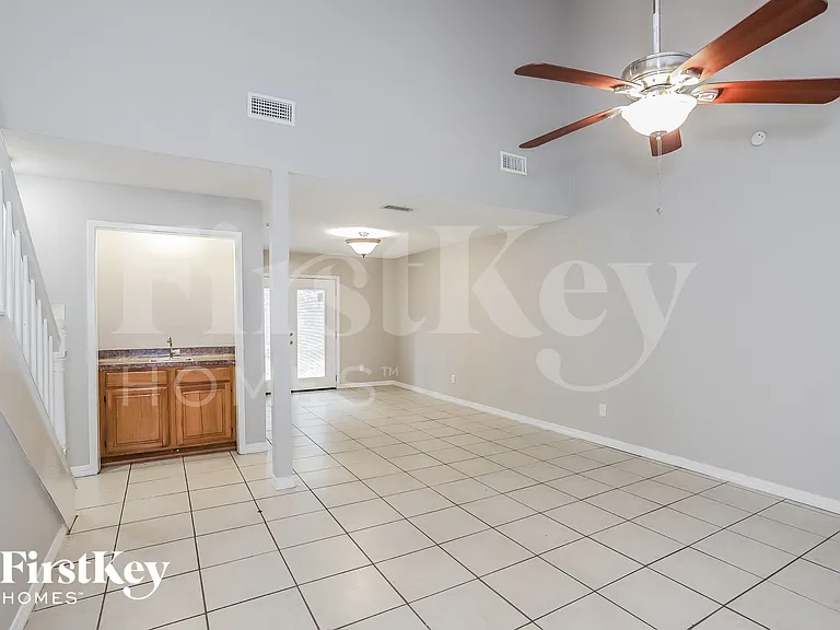 3127 Village Woods Dr — Photo 5