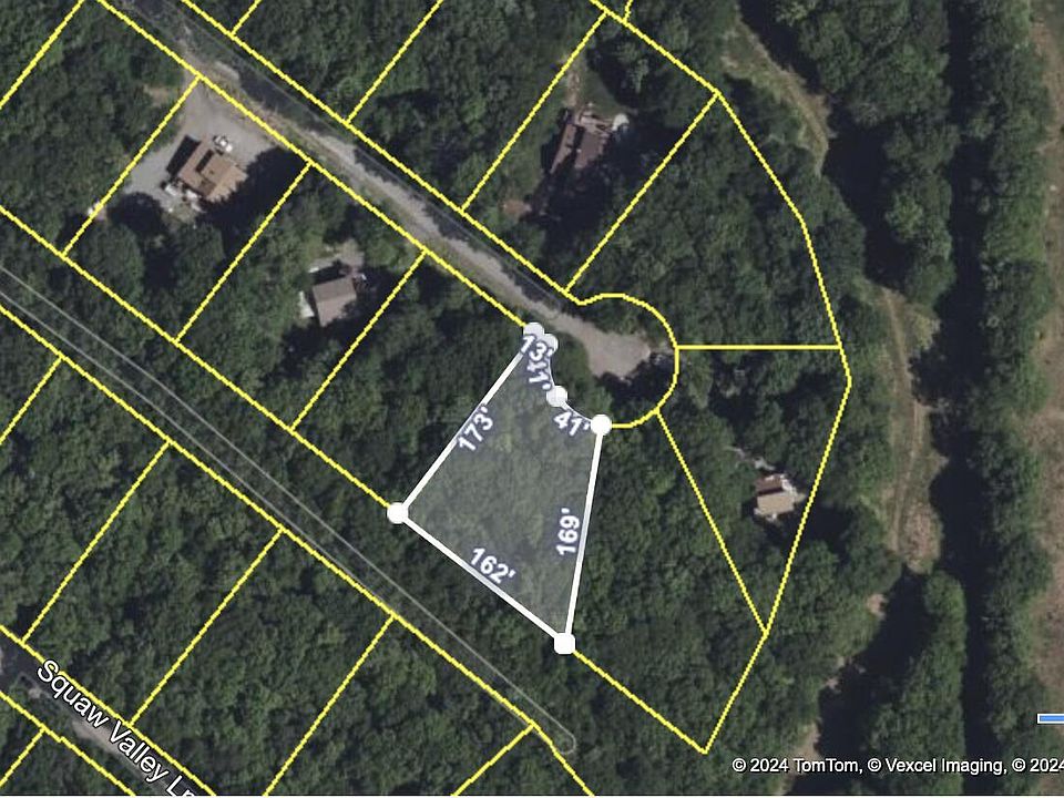 2nd image of 565 Sugar Loaf Ln