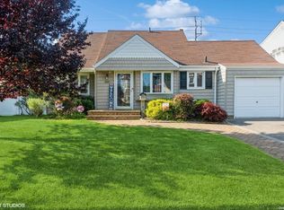 3507 Princeton Dr N, Wantagh, NY 11793