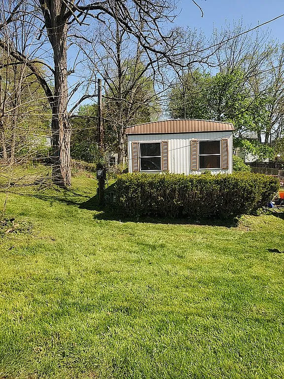 2719 High St photo 1