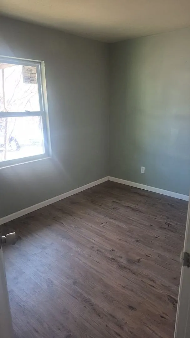 Clean, Bright, and Ready to Go 314 West Thomas Ct — Photo 4