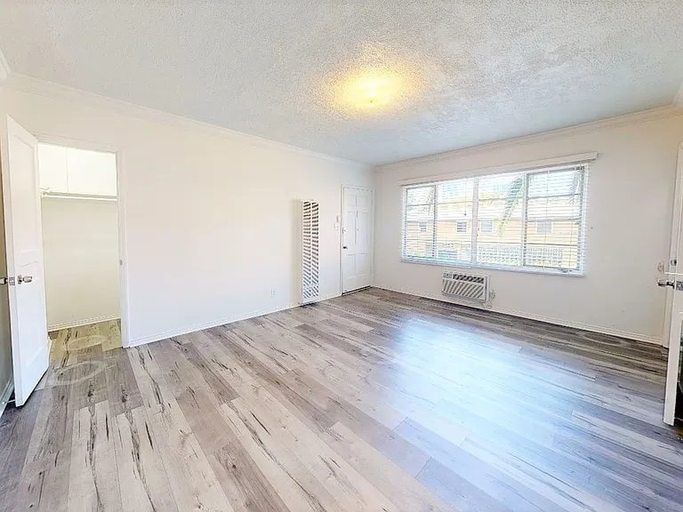 1136-1160 N. El Centro Ave — Photo 17