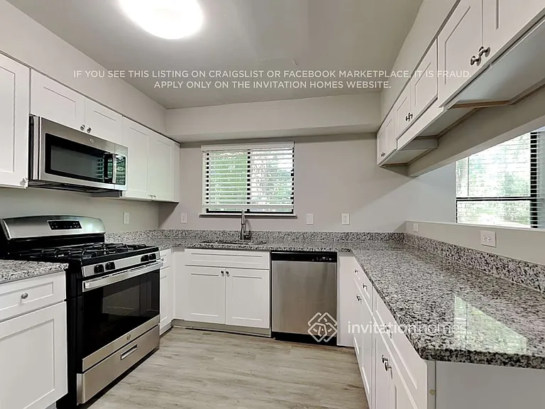 2505 Desiree Way — Photo 11