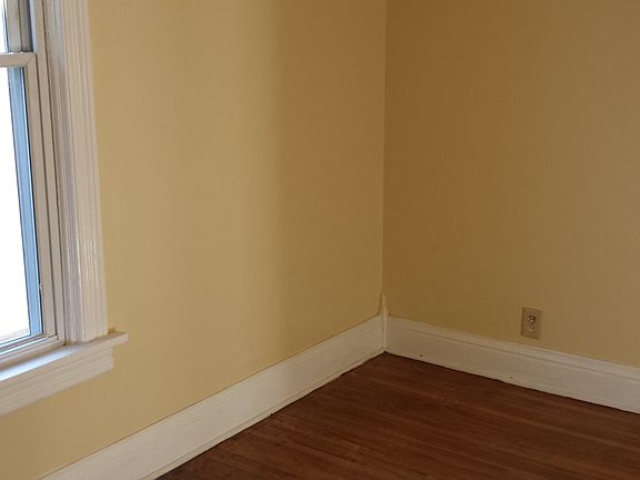 5th image of 2817 2nd St