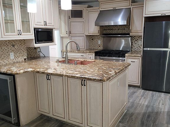 4th image of 7233 McLaren Ave
