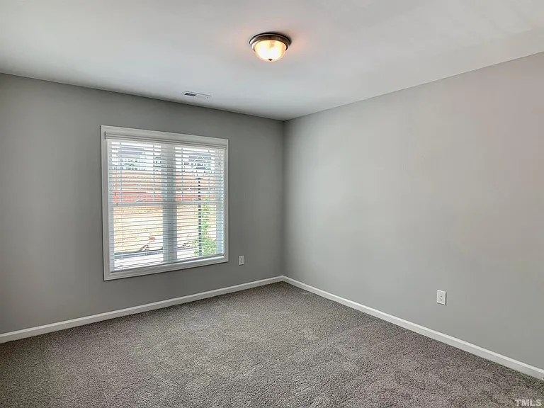 141 Diploma Dr — Photo 10