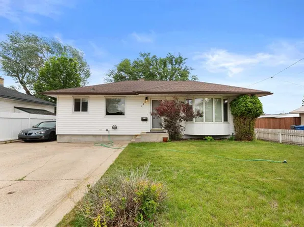 409 SE 8th St NE, Medicine Hat, AB T1A 5R8