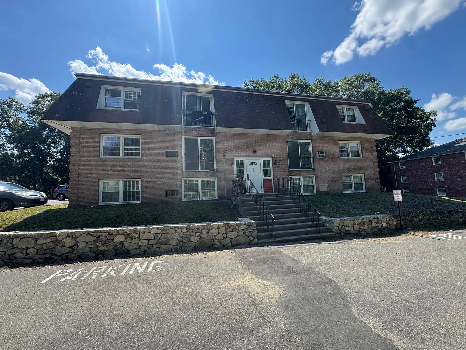 2 bed, 713 sqft, $2,250 — Photo 1