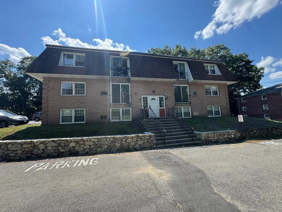 82 Boylston Ln #19
