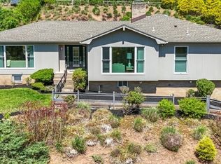 1381 Outlook Dr, Mountainside, NJ 07092