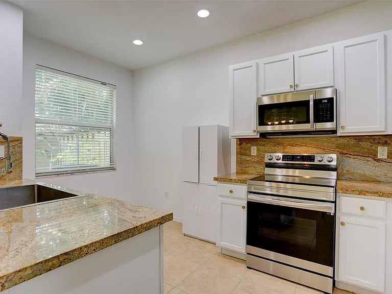 2851 W Prospect Rd #305 — Photo 10